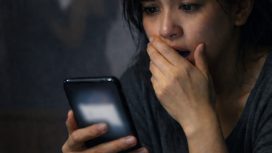 Ketgam: Ilustrasi seorang ibu rumah tangga saat menerima video tak senonoh yang di lakukan suaminya dan wanita lain