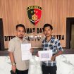 Ketgam: Kuasa Hukum Tri Haryati, Abdul Razak Said Ali, SH., dan Nawir, SH., saat membuat laporan di Polda Sultra